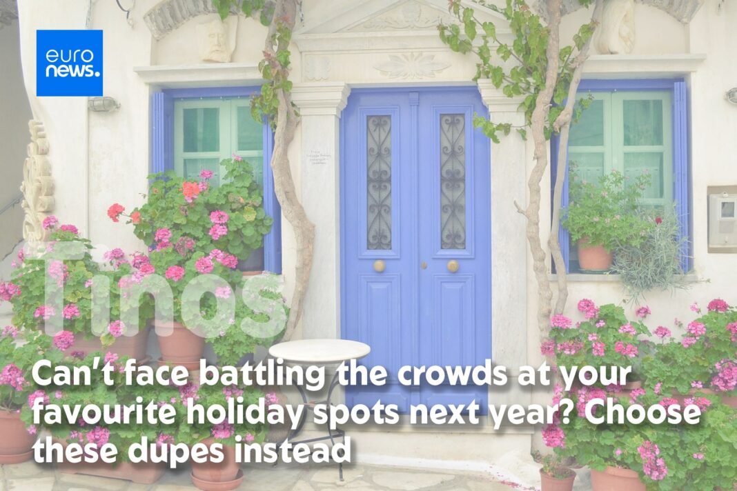 tinos-door-pyrgos-min